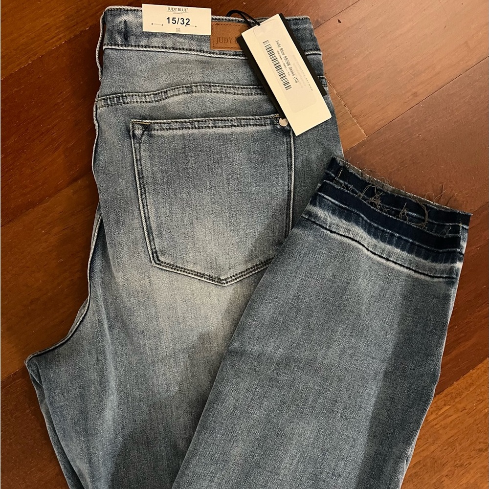 NEW - Judy Blue Undone Hem Boyfriend Jeans - Size 15/32